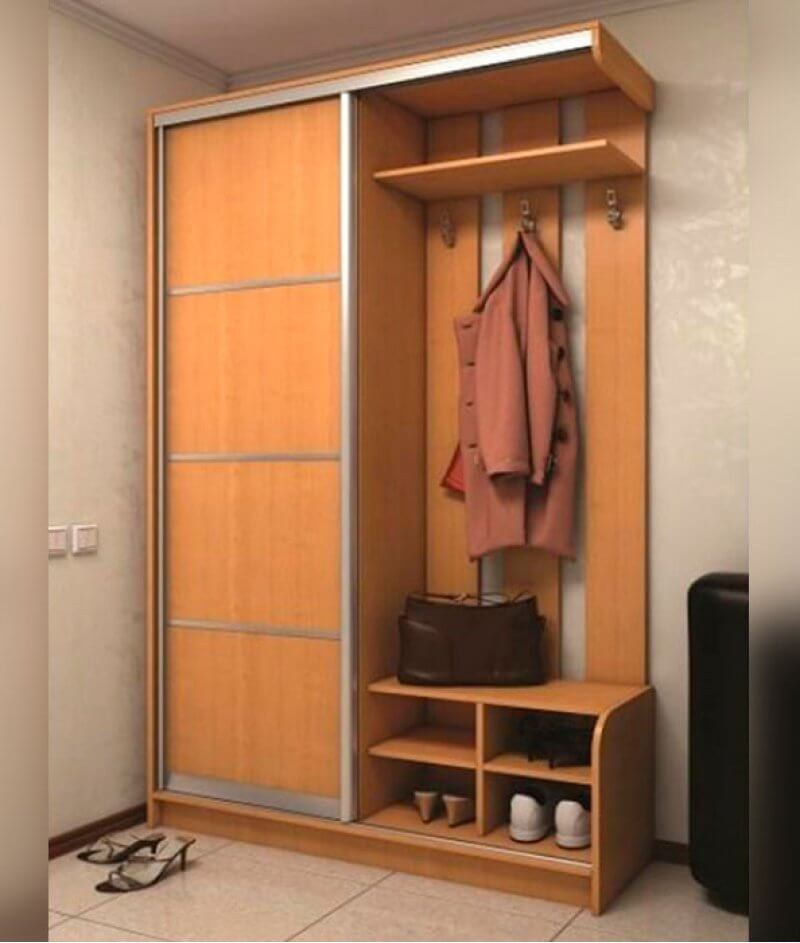 Коричневый шкаф в прихожую №264 с фурнитурой и полками на заказ